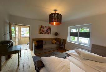 am Kalvarienberg Villenapartment & Hostel Bad Ischl has Balcony rooms