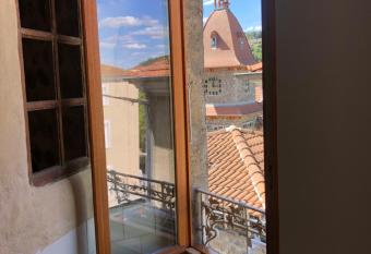 Mademoiselle Canonge has Balcony rooms