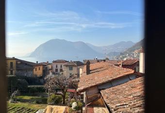 Bellissimo trilo vista lago allows 18 year olds to book a room