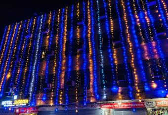 Hotel Jagdish allows 18 year olds to book a room