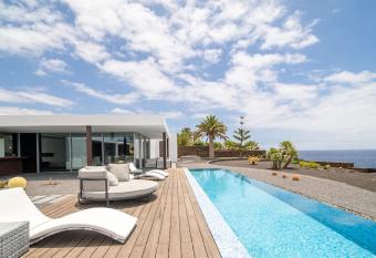 Villa Barranco del Quiquere has Balcony rooms