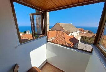 La casa di DIM has Balcony rooms