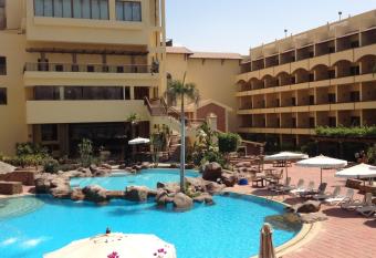 Amarante Pyramids Hotel allows 18 year olds to book a room