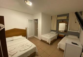 DENGE PANS  YON has Smoking rooms