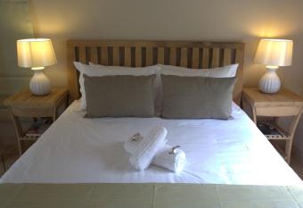 Apple Cottages has Balcony rooms