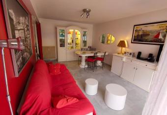 Carina allows 18 year olds to book a room