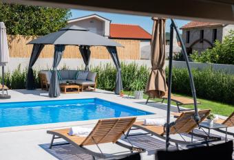 Villa Musulin has Balcony rooms