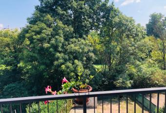 Casa Nonna Elide 2 allows 18 year olds to book a room