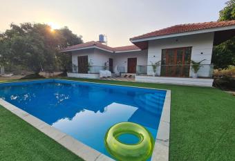 Casa mango has Smoking rooms