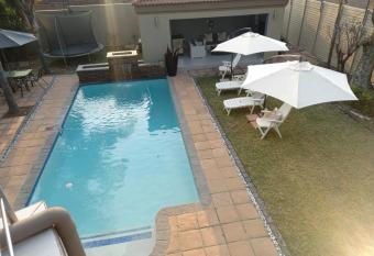 REALJOY GUEST SUITES has Balcony rooms