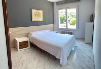 Apto. grande, luminoso y centrico has Balcony rooms