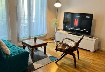 appartement Disneyland paris val d Europe la vall  e village parking 600m gare RER has Balcony rooms