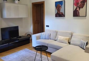 Sophie s Place has rooms with a private hot tub