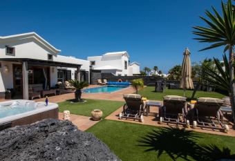 Villa 501 allows 18 year olds to book a room