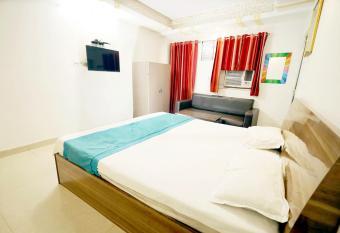 Chandra Deep & Banquet has Balcony rooms
