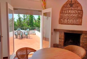 Apartamento con terraza cerca de la playa has Balcony rooms