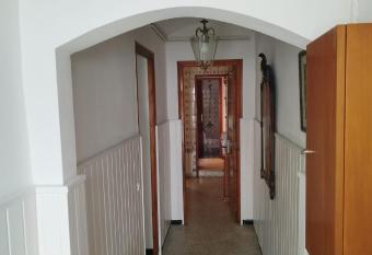 Sant Miquel 6 has Balcony rooms