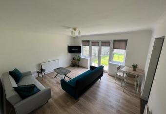 Flat 1 Hobart Lodge allows 18 year olds to book a room