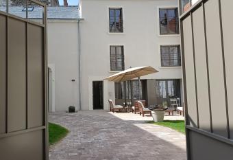 Villa Buffon allows 18 year olds to book a room