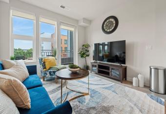 Amazing 1BR Old Town Alexandria has Balcony rooms