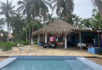 Villaperdida allows 18 year olds to book a room