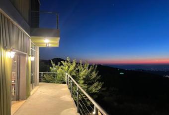 Shams Farm has Balcony rooms