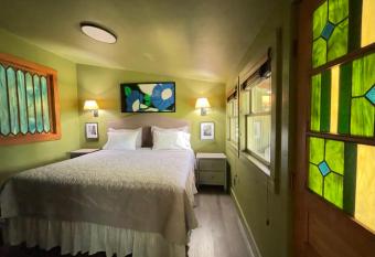 Shadetree allows 18 year olds to book a room