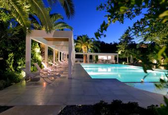 TRYP by Wyndham Corfu Dassia has Balcony rooms