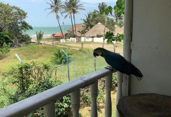 Caba  a El Pel  cano has Balcony rooms