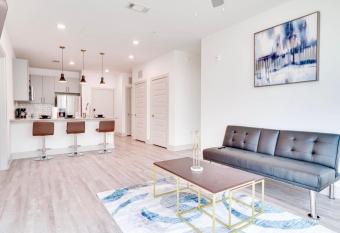 Luxury Stay Near the A allows 18 year olds to book a room