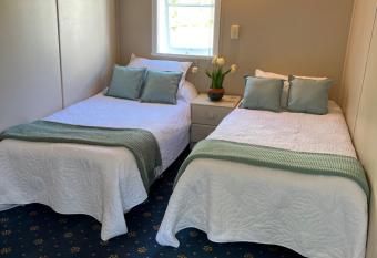 FISHERMANS   DELIGHT allows 18 year olds to book a room