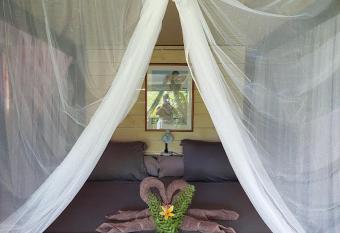 Pension LE PASSAGE vue jardin allows 18 year olds to book a room