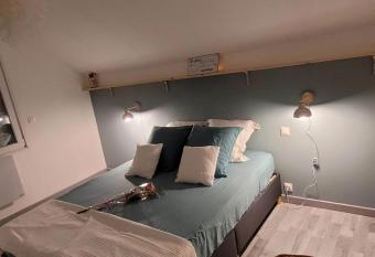 L oxybulles et Spa allows 18 year olds to book a room