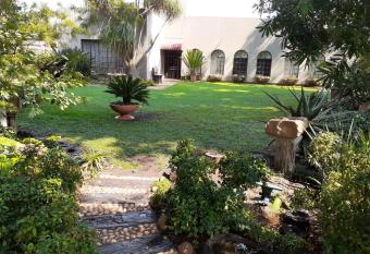 GUESTHOUSE SHALOM has Balcony rooms