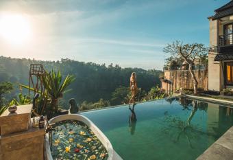 Sunrise Villa has Balcony rooms