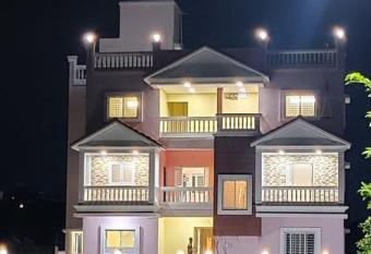 Swapnashilp Bungalow has Balcony rooms