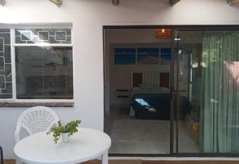 The Seabird Cottage has Balcony rooms