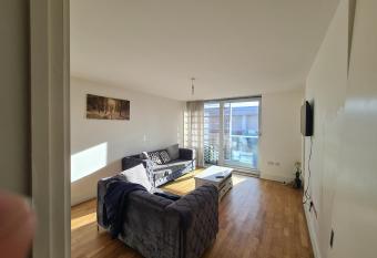 The Quad Apartments has Balcony rooms