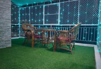 Indian Royal Halal Food Restaurant and Guesthouse allows 18 year olds to book a room