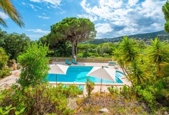 Paradis Proven  al has Balcony rooms