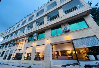 Shelton s Suites Bhurban has Balcony rooms