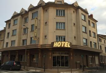 Moka Hotel allows 18 year olds to book a room