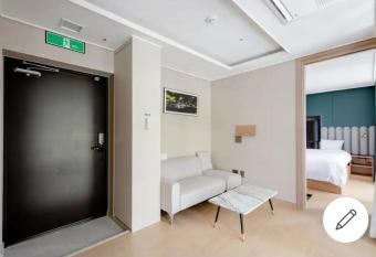 Elbon The Stay has Balcony rooms