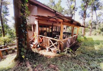 Antipolo Cabin Getaway has Balcony rooms