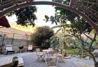 La L  zardi  re, Lodge Nature allows 18 year olds to book a room