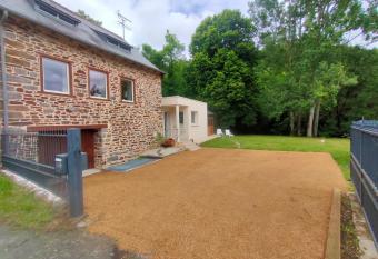 g  te de vacances Le Moulin has Balcony rooms