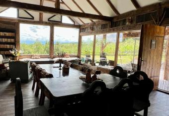 Casa din Deal-Cincu has Balcony rooms