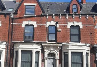 Exclusive Self-contained flat in Middlesbrough allows 18 year olds to book a room