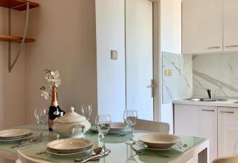 Apartment Nikola   karica 3 has Balcony rooms