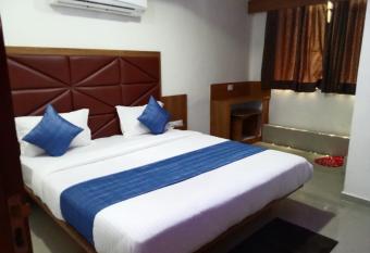HOTEL RK VILLA allows 18 year olds to book a room